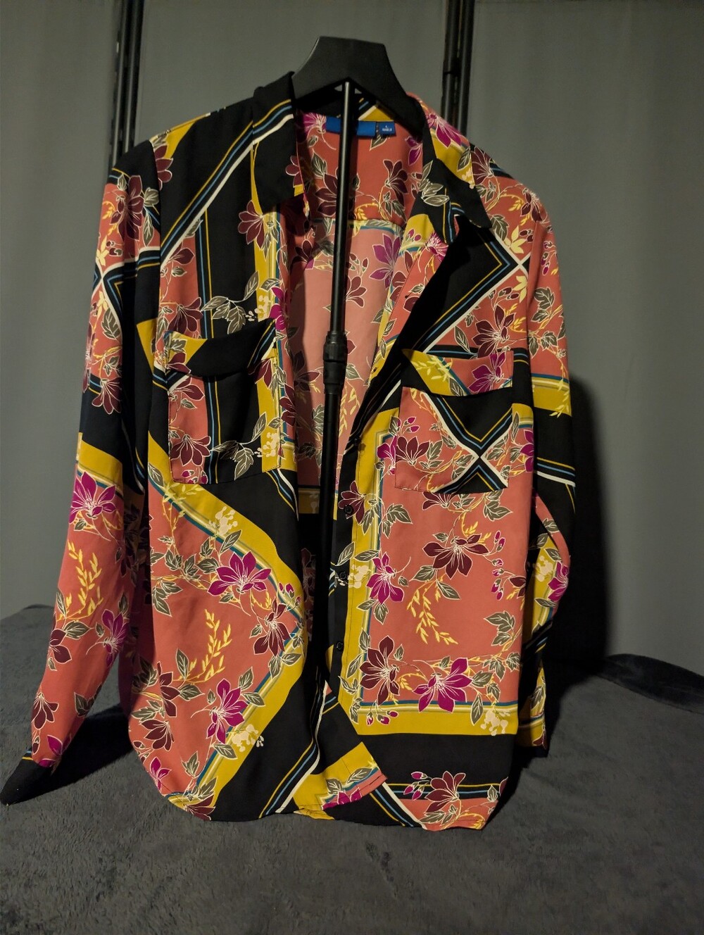 Floral Print Button-Up Shirt Coral Black Yellow Pink Apt. 9 Large